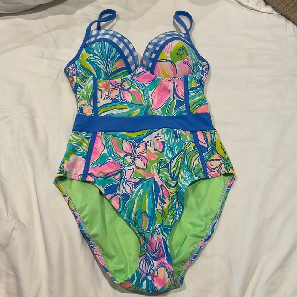 Lilly Pulitzer Palma swimsuit size 2 EUC